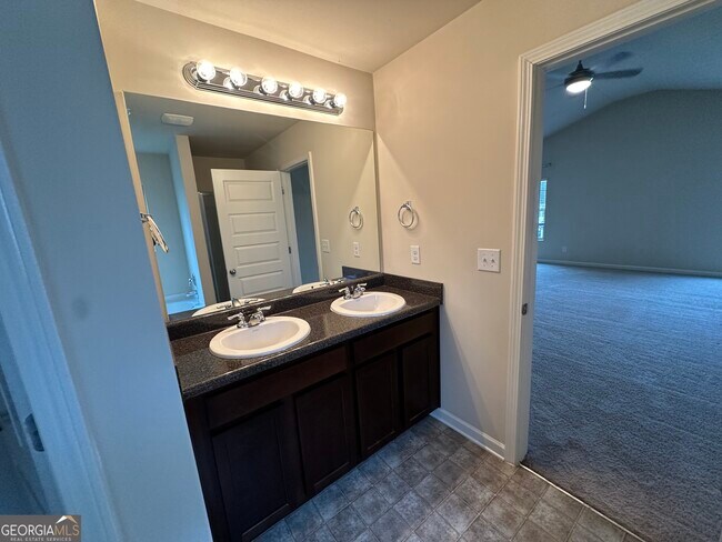 Building Photo - 376 Pernell Dr