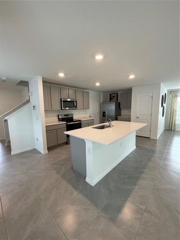 Building Photo - 37059 Kings Crown Dr