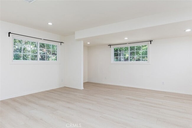 Building Photo - 3511 Paraiso Way