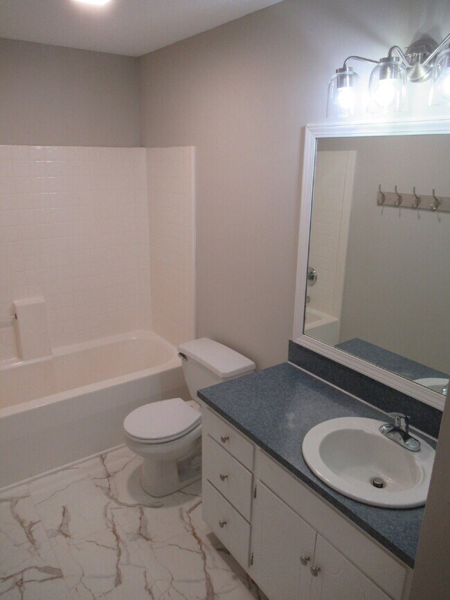 Building Photo - Renovated 2-Bedroom Duplex for Rent Just North of Lincolnton!