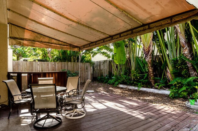 Building Photo - 363 W Camino Real