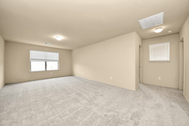 Building Photo - 2043 Naplechase Crest Dr