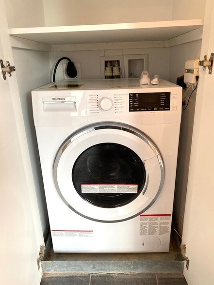 Building Photo - 165 Elizabeth St