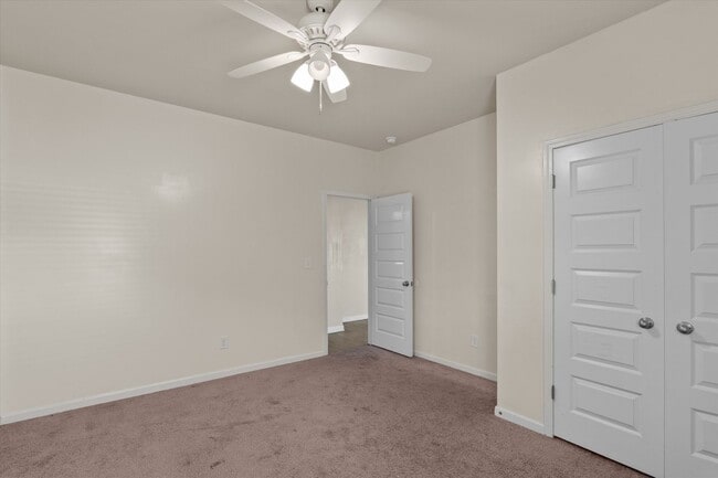 Building Photo - Great 5 Bedroom Home in Evans