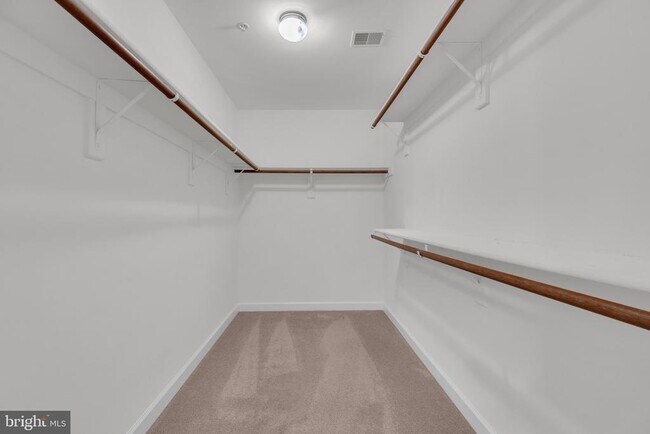 Building Photo - 1814 Fallbrook Ln