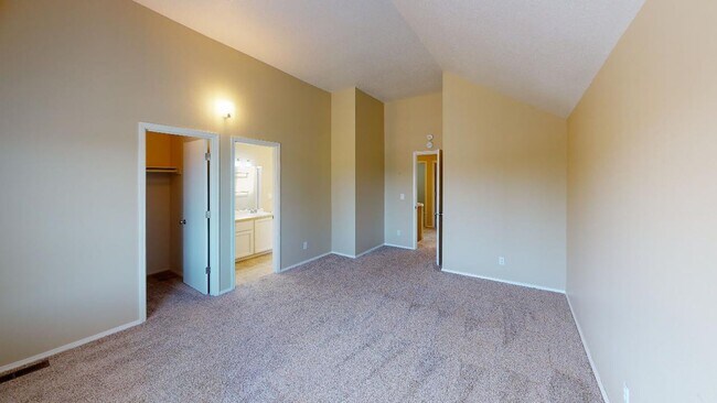 Building Photo - Prime Tigard Location, Summer Lake Neighborhood / Morning Hill, Close To Progress Ridge, Pet Frie...