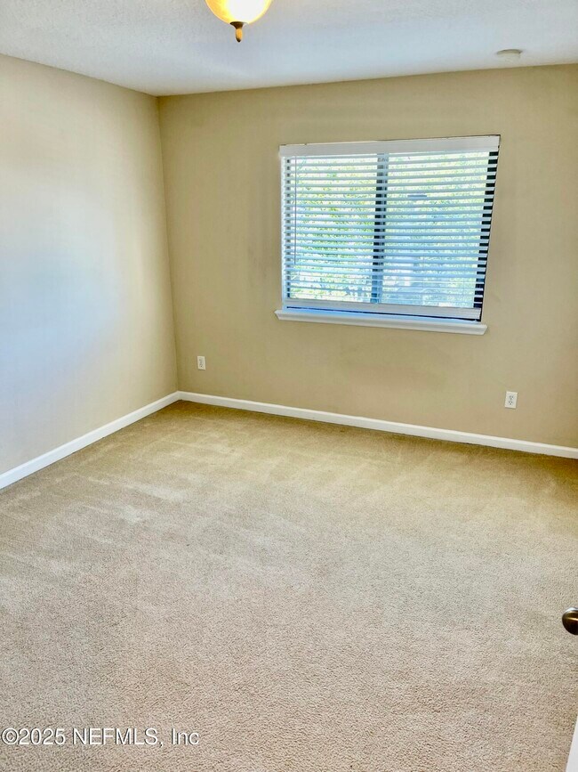Building Photo - 486 Cabernet Pl