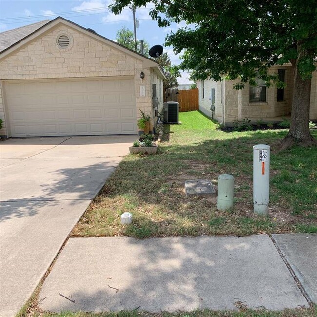 Building Photo - 1322 Tumbling River Dr