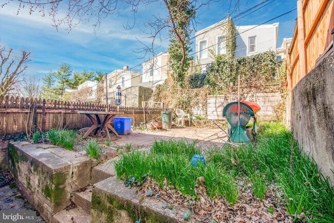 Building Photo - 123 Kalos St