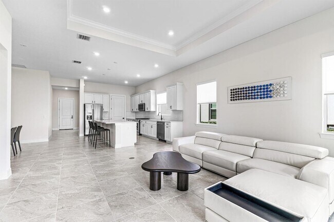 Building Photo - 12325 Frontline Ln