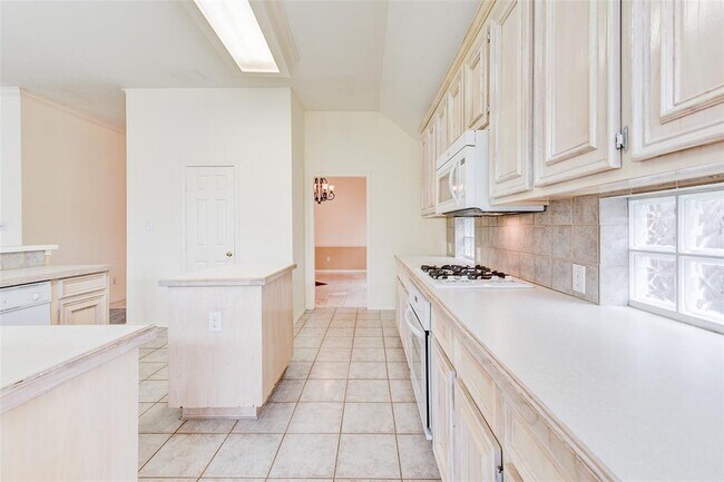 Building Photo - 16206 Waiting Spring Cir