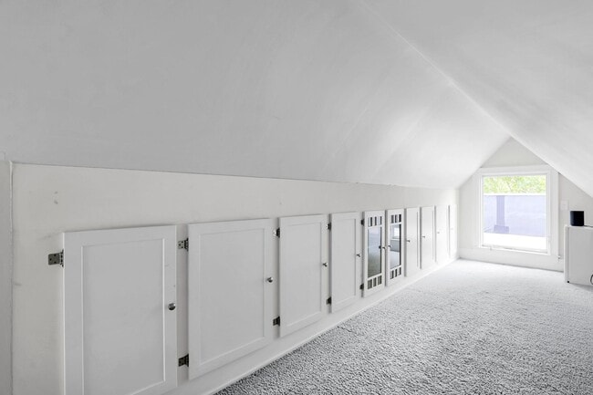 Building Photo - Modern Luxury Living in the Heart of Victorian Village