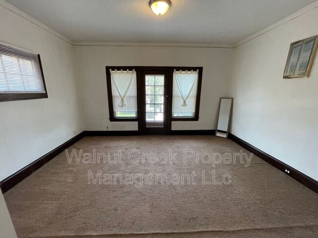 Building Photo - 3319 W 126th St
