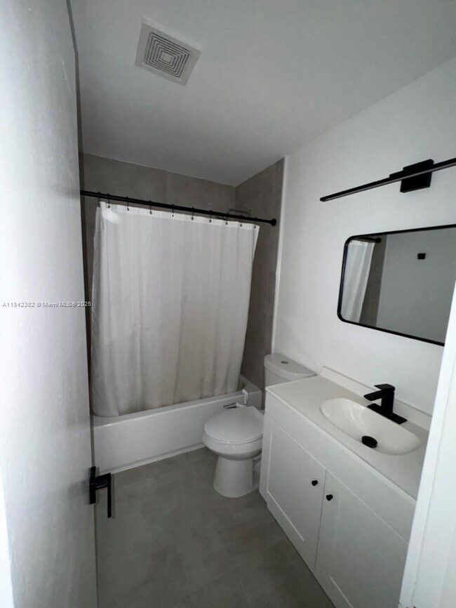 Building Photo - 3970 SW 58th St