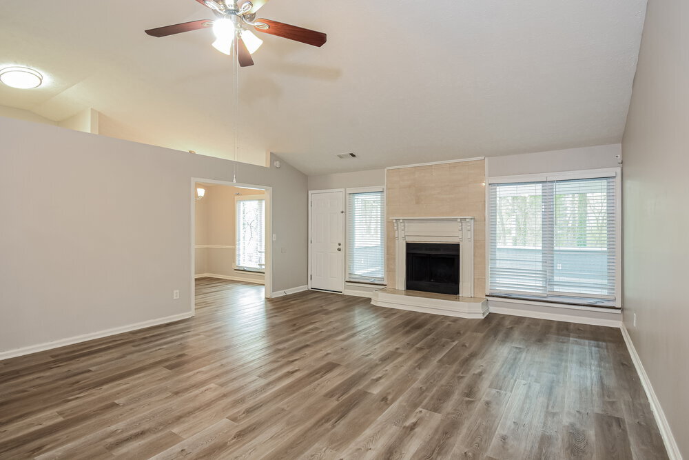 Building Photo - 110 River Oaks Dr