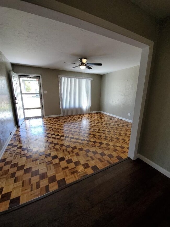 Building Photo - 2206 NW 19th St