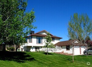 Building Photo - 3 bed, 1.5 bath house