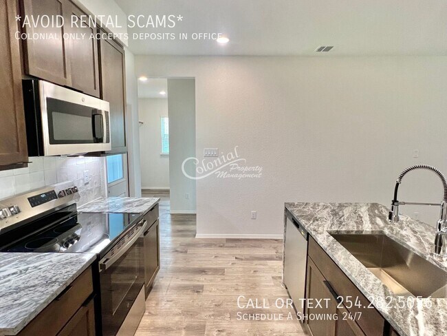 Building Photo - 1607 Crooked River