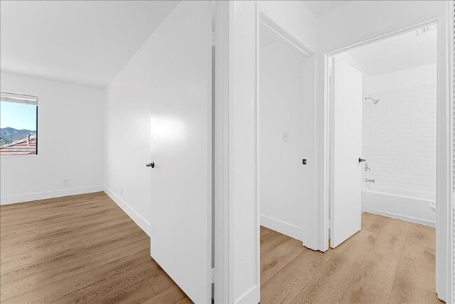 Building Photo - 631 E Elk Ave