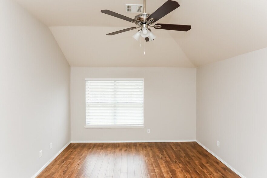 Building Photo - 501 Branch St