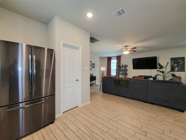 Building Photo - 24802 Winema Wds Ln