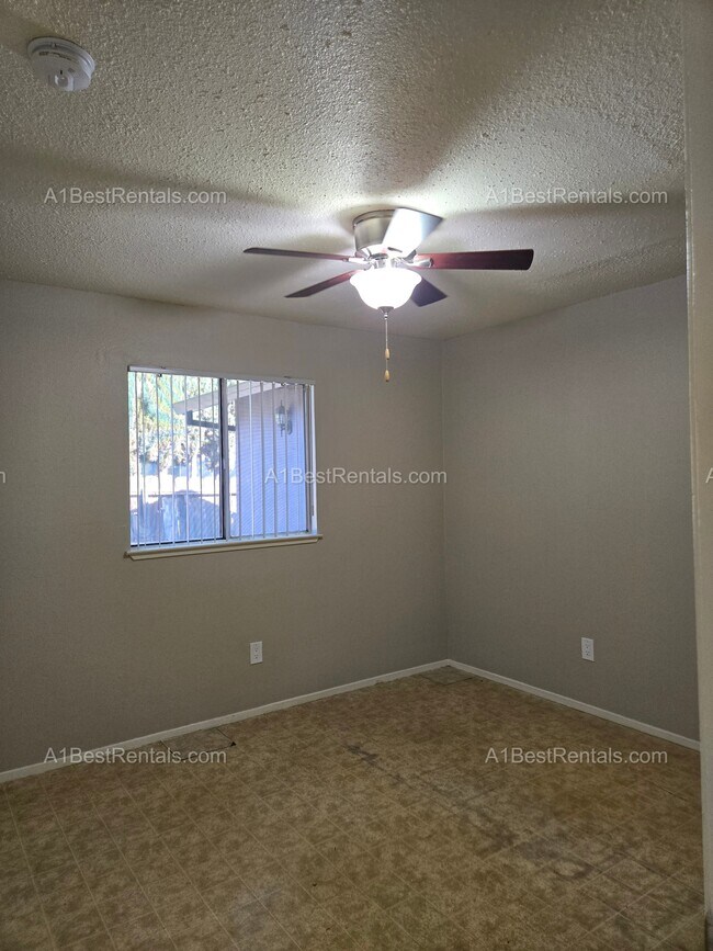 Building Photo - 5025 Estates Dr