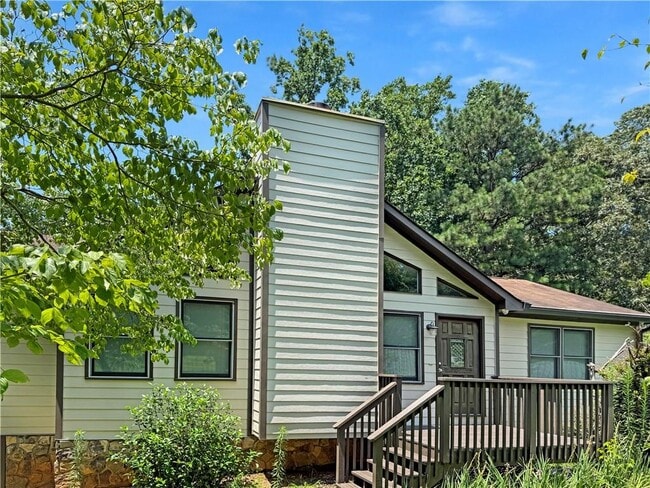 Building Photo - 412 Hickory Walk