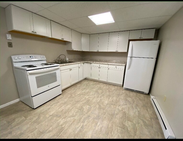 Kitchen 2 - 114 N Harrison Rd