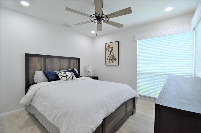 Building Photo - 6550 Country Wood Way