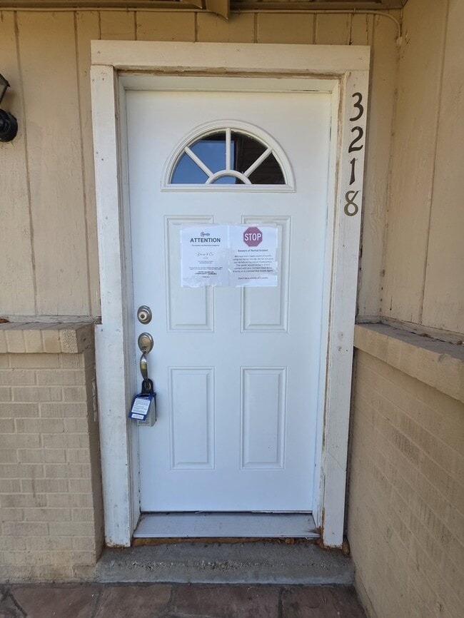 Building Photo - 3 bed 1 bath home, move in ready!