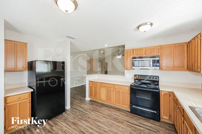 Building Photo - 2437 Slaton Dr