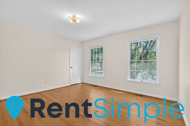 Building Photo - 300 N Rappahannock St