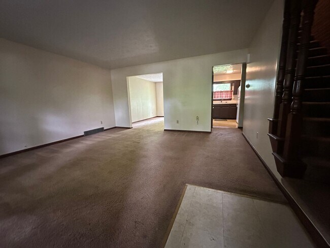 Building Photo - 2BD Duplex Jackson Township - Canton