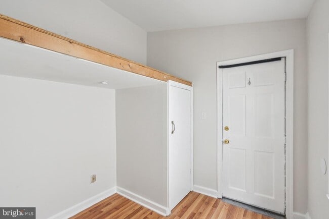 Building Photo - 822 W Lombard St