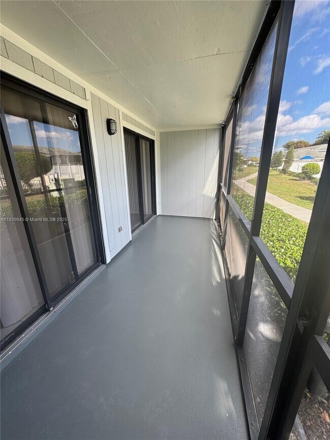 Building Photo - 9701 Hammocks Blvd