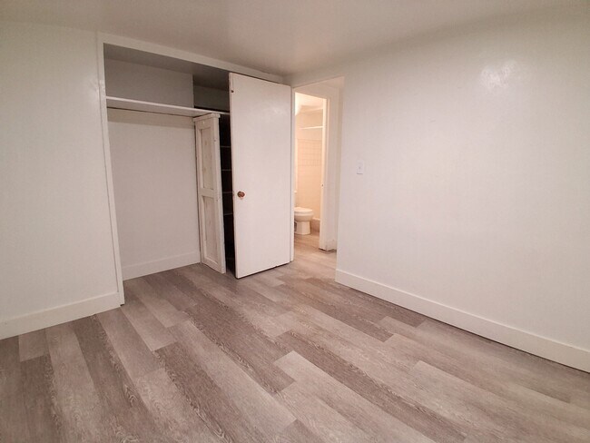 Building Photo - 775 E 820 N