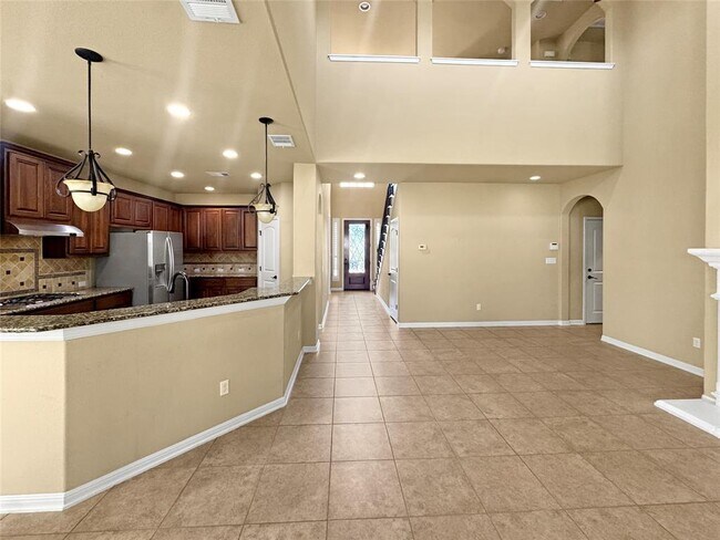 Building Photo - 14312 Senia Bend