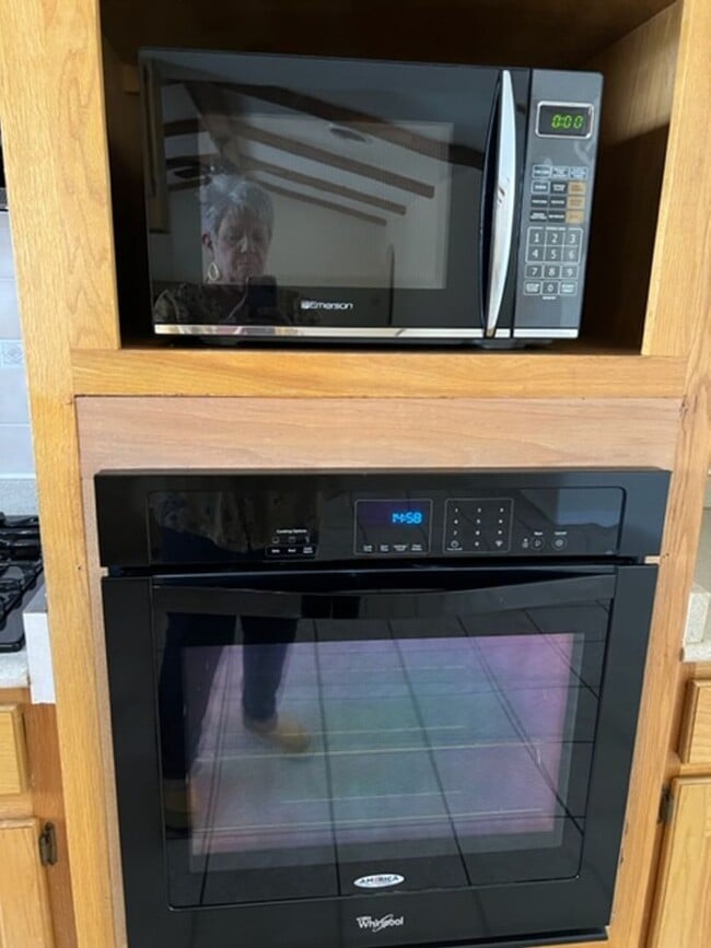 Building Photo - Beautiful home on a large corner lot with RV parking