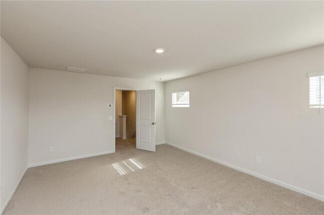 Building Photo - 624 Mackenzie Cv