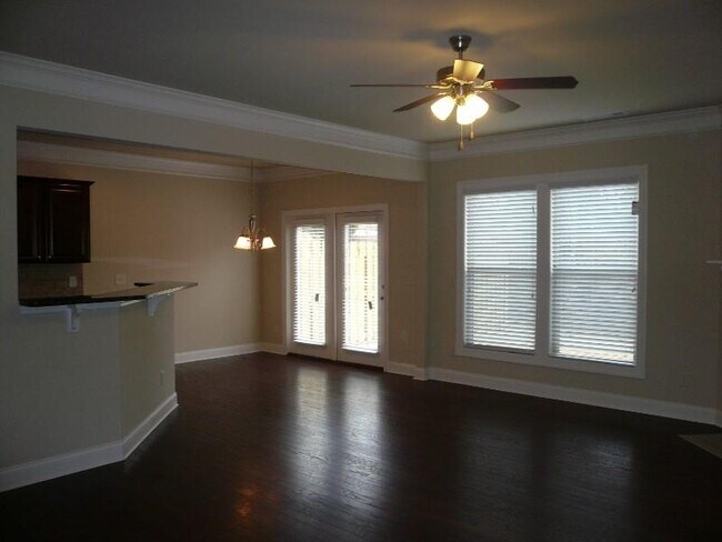 Building Photo - 780 Duberry St