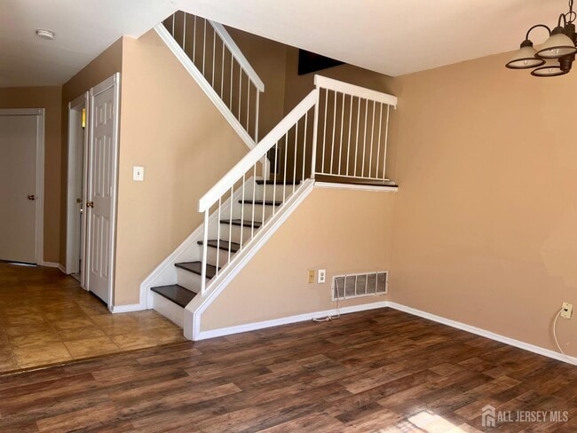 Building Photo - 404 Draco Rd