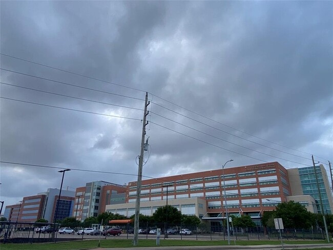 Building Photo - 2120 El Paseo St