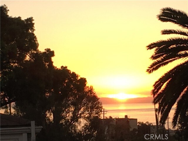 Building Photo - 460 St Ann's Dr