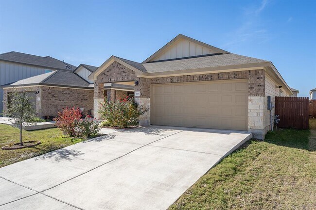 Building Photo - 113 Outlaw Dr