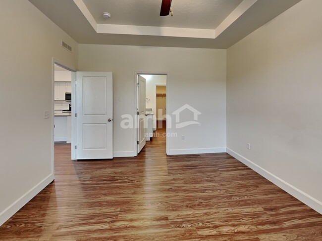 Building Photo - 245 E Sicily Dr