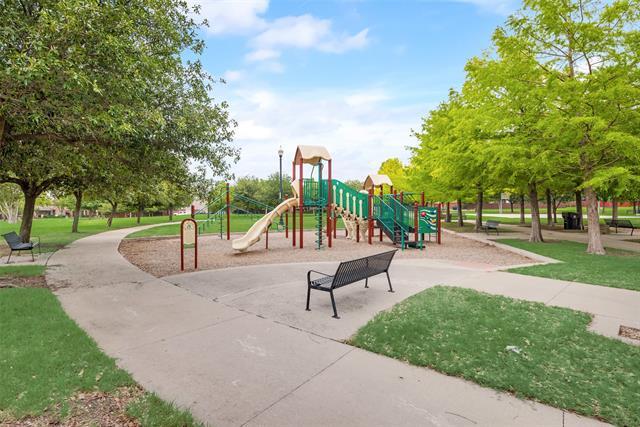 Building Photo - 9530 Park Garden Dr