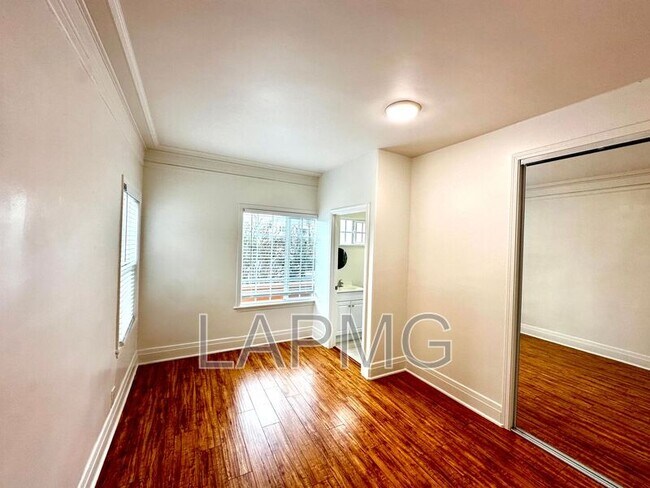 Building Photo - 1536 4th Ave