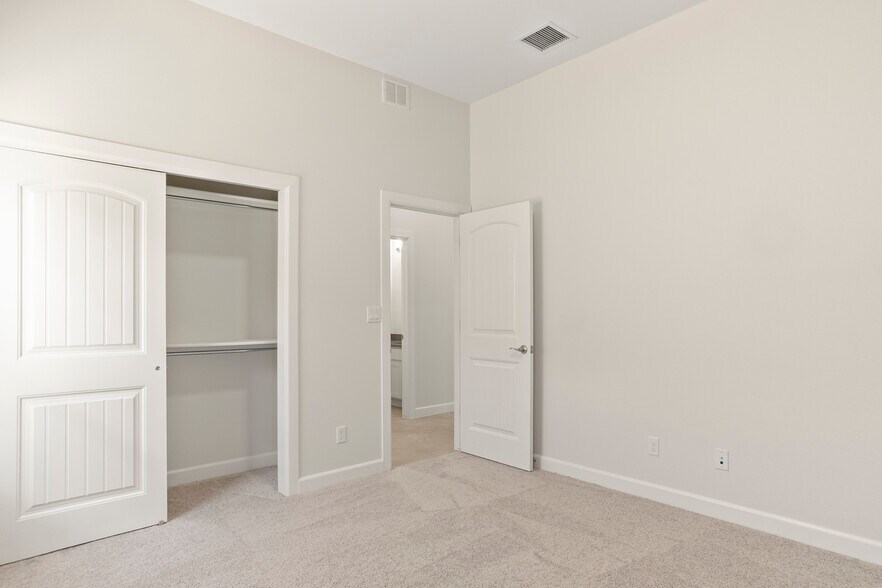 Building Photo - 360 Playa Vista St