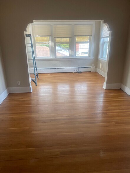 Building Photo - 3920 Wilmington Ave