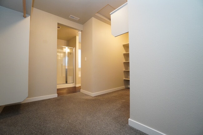 Building Photo - 6113 N Colosseum Ave